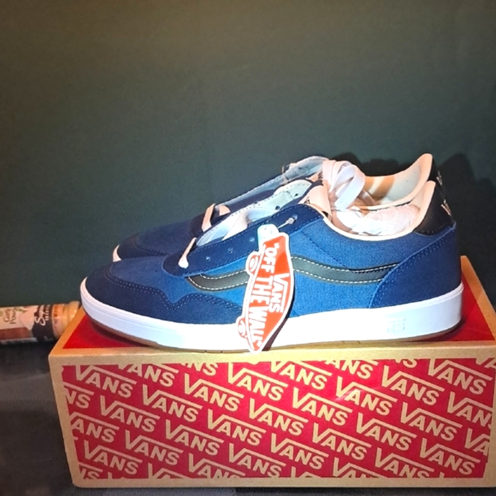 Vans Blue Sneakers Classic Low-Top Design - Picture 3 of 8